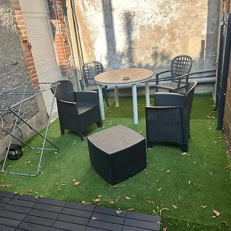 Apartment Centre