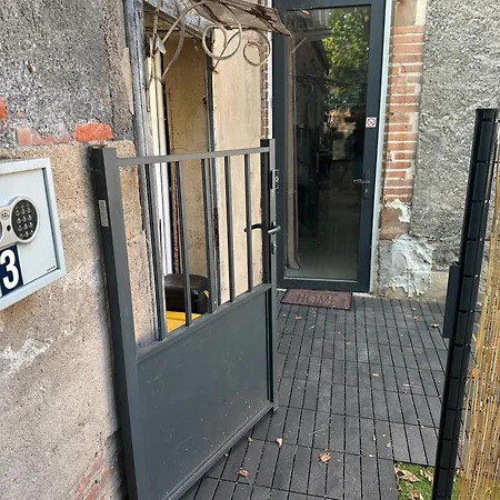 Apartment Centre